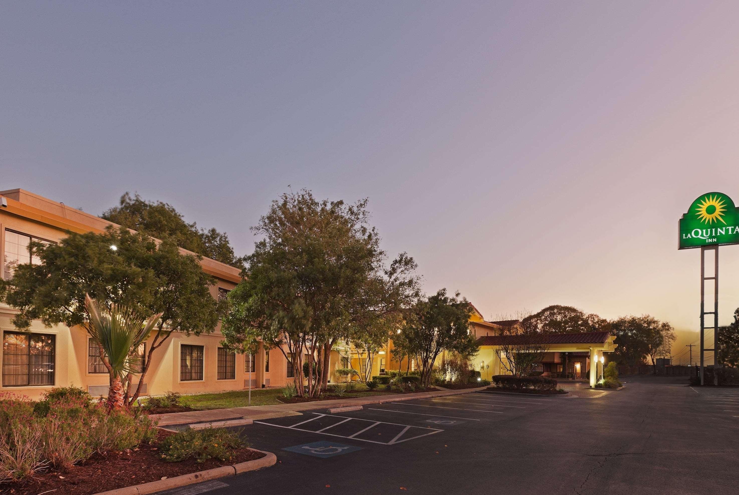 La Quinta Inn By Wyndham Austin Oltorf Exterior foto